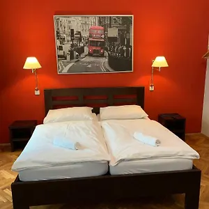 Central Station Studios Otel